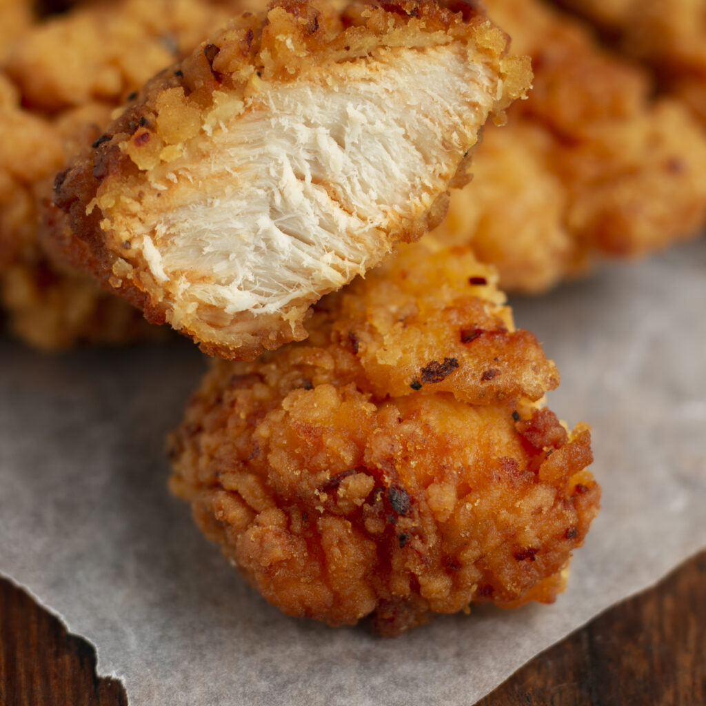 Embarques de carne de frango restabelecem níveis e alcançam 480 mil toneladas em setembro.
