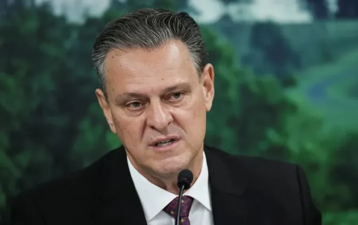 China sinaliza que pode retomar compra de frango em breve, diz Fávaro.