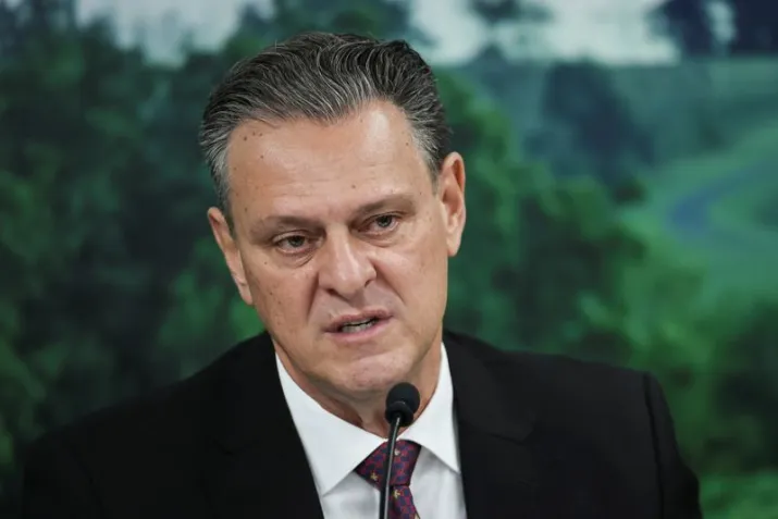 China sinaliza que pode retomar compra de frango em breve, diz Fávaro.