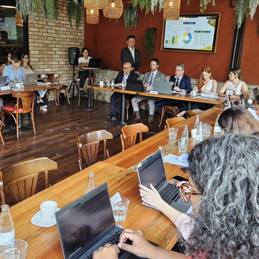 Brasil fecha ano com crescimento em produção, consumo e exportações de carne de frango, carne suína e ovos, aponta a ABPA.
