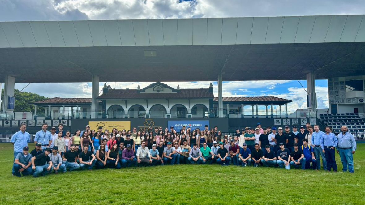 Integração e networking: Fazu leva mais de 100 calouros para conhecer a ABCZ.