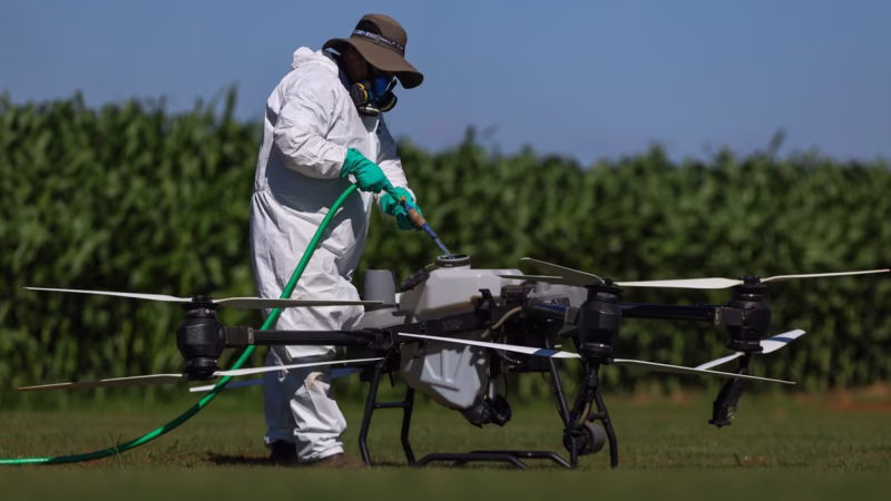 Drones promovem revolução no campo, e número de equipamentos agrícolas deve crescer 42% em 2026.