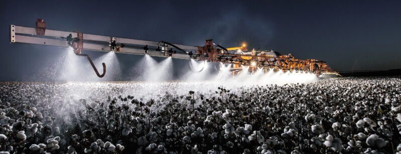 Pulverização noturna: vantagens, riscos e tecnologias.