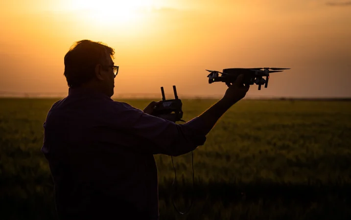 Senar Play ultrapassa 892 mil matrículas em 2025.